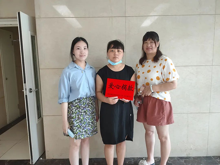 暖心慰問，進行中