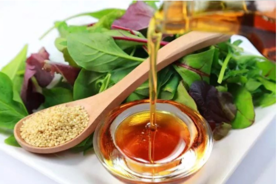 香油這些妙用你知道多少？別只拿來(lái)拌菜用！